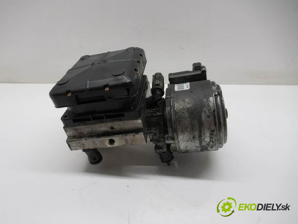 Citroen C5 III    KOMBI 5D 2.0HDI 136KM 08-17  Pumpa hydraulická nápravy 9654068680