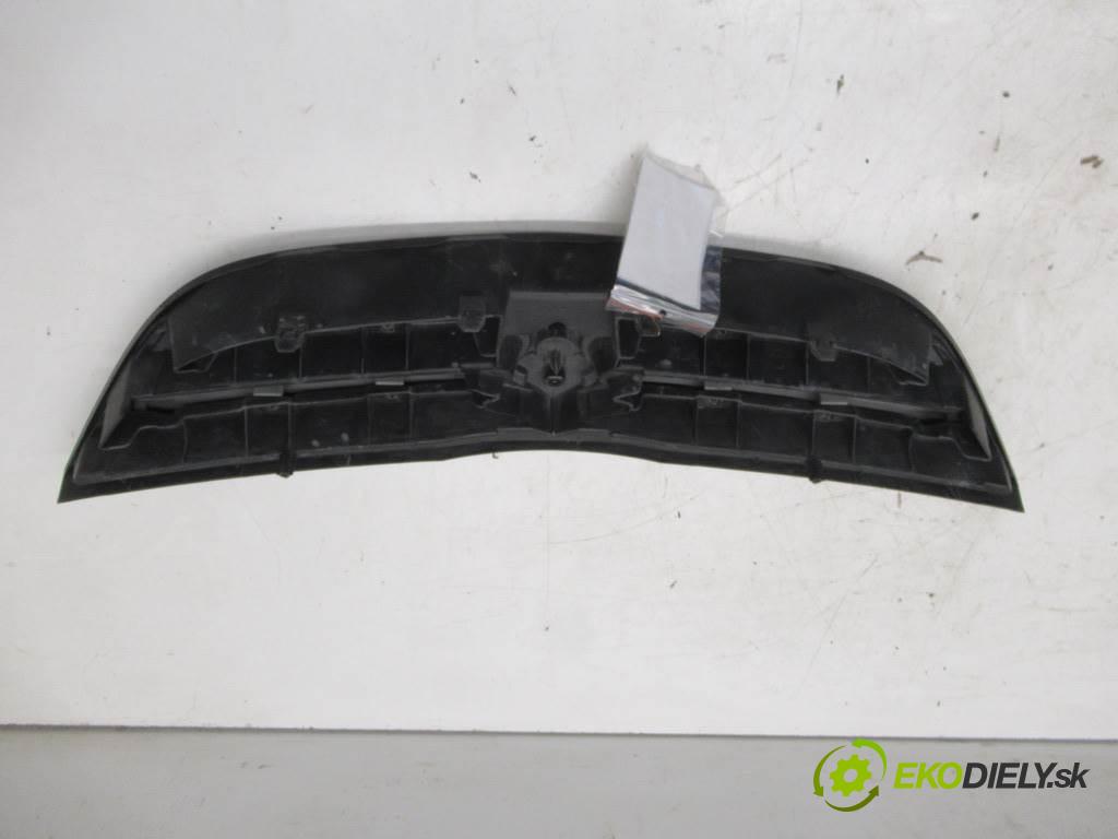 Suzuki Liana  2005 66kw HATCHBACK 5D 1.4HDI DDIS 90KM 01-07 1400 mřížka maska  (Mřížky (masky) chladičů)