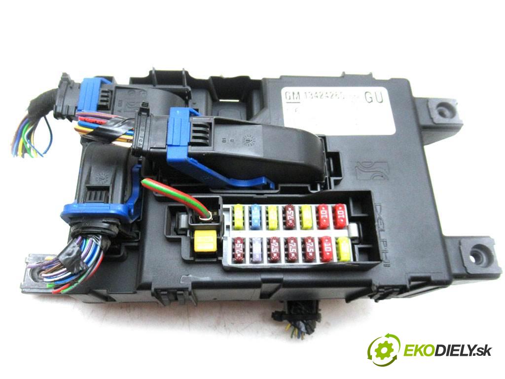 Блок предохранителей fiat grande punto. Предохранитель 80 ампер опель корса д. 4. Блок предохранителей опель корса d 2007. Блок предохранителей opel corsa d.