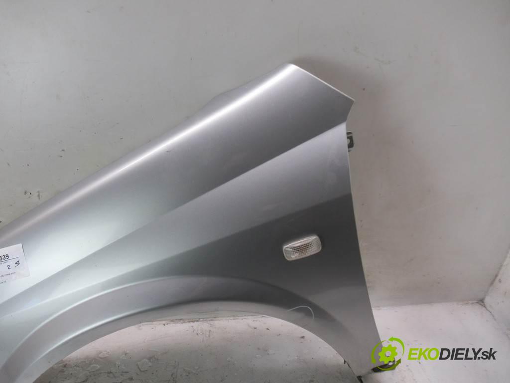 Nissan Primera P12  2002  KOMBI 5D 1.8B 115KM 01-07 1800 blatník přední část levý