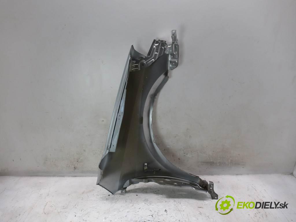 Nissan Primera P12  2002  KOMBI 5D 1.8B 115KM 01-07 1800 blatník přední část levý