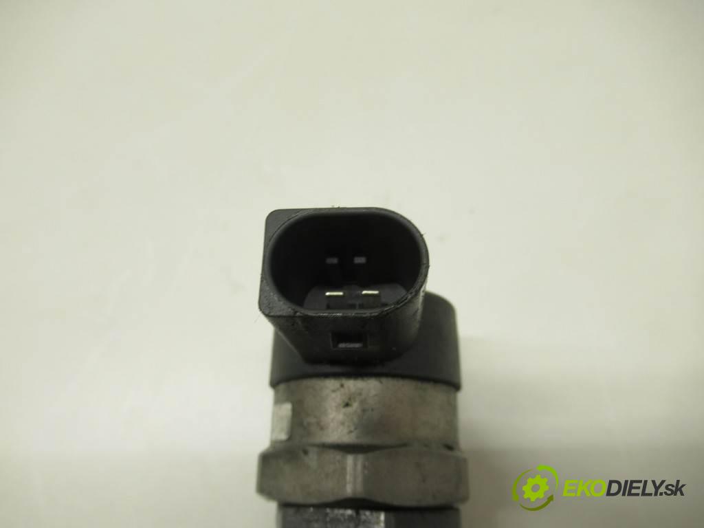 Audi A6 C6    LIFT KOMBI 5D 240KM 08-11  Regulátor tlaku paliva 057130764H (Ostatní)