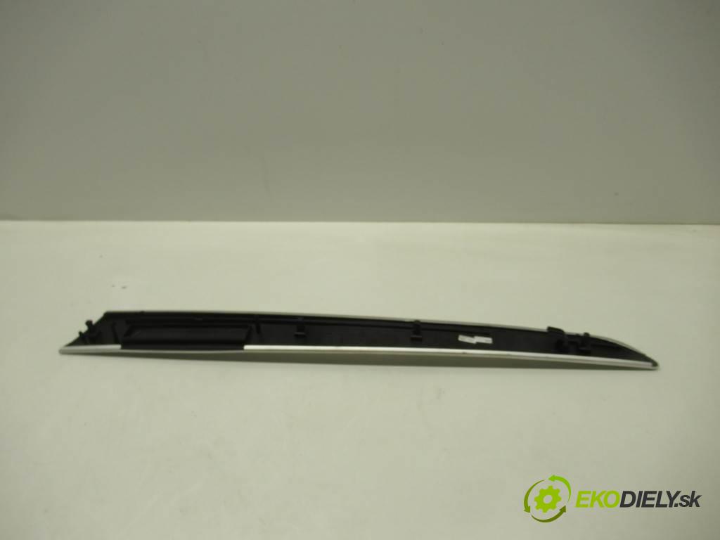 Audi A6 C6    LIFT KOMBI 5D 240KM 08-11  lišta ozdobná pravá chróm 4F0867410