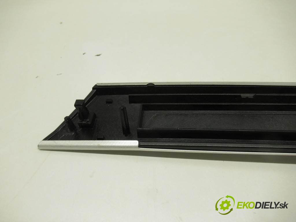 Audi A6 C6    LIFT KOMBI 5D 240KM 08-11  lišta ozdobná pravá chróm 4F0867410