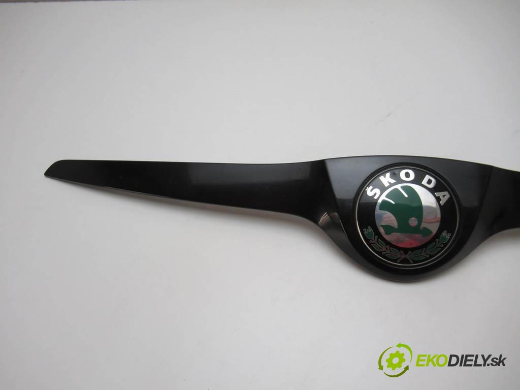 Skoda Fabia II  2010 44 kW HATCHBACK 5D 1.2B 60KM 07-14 1200 Mriežka maska 5J0853633A (Mriežky, masky)