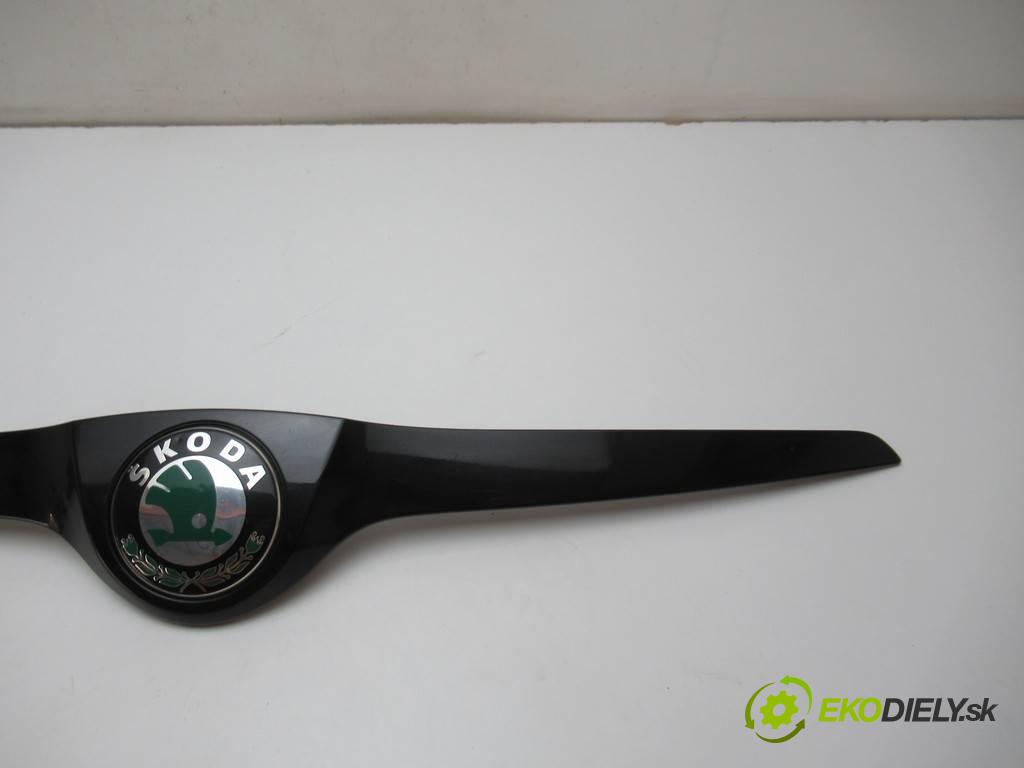 Skoda Fabia II  2010 44 kW HATCHBACK 5D 1.2B 60KM 07-14 1200 Mriežka maska 5J0853633A (Mriežky, masky)