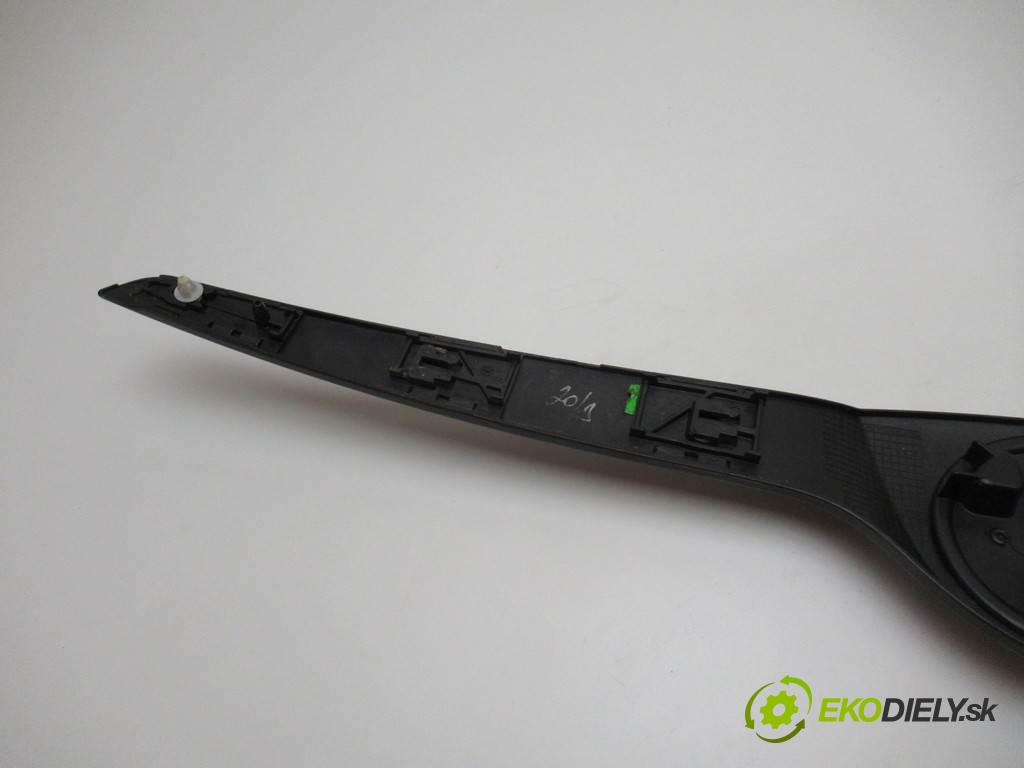 Skoda Fabia II  2010 44 kW HATCHBACK 5D 1.2B 60KM 07-14 1200 Mriežka maska 5J0853633A (Mriežky, masky)