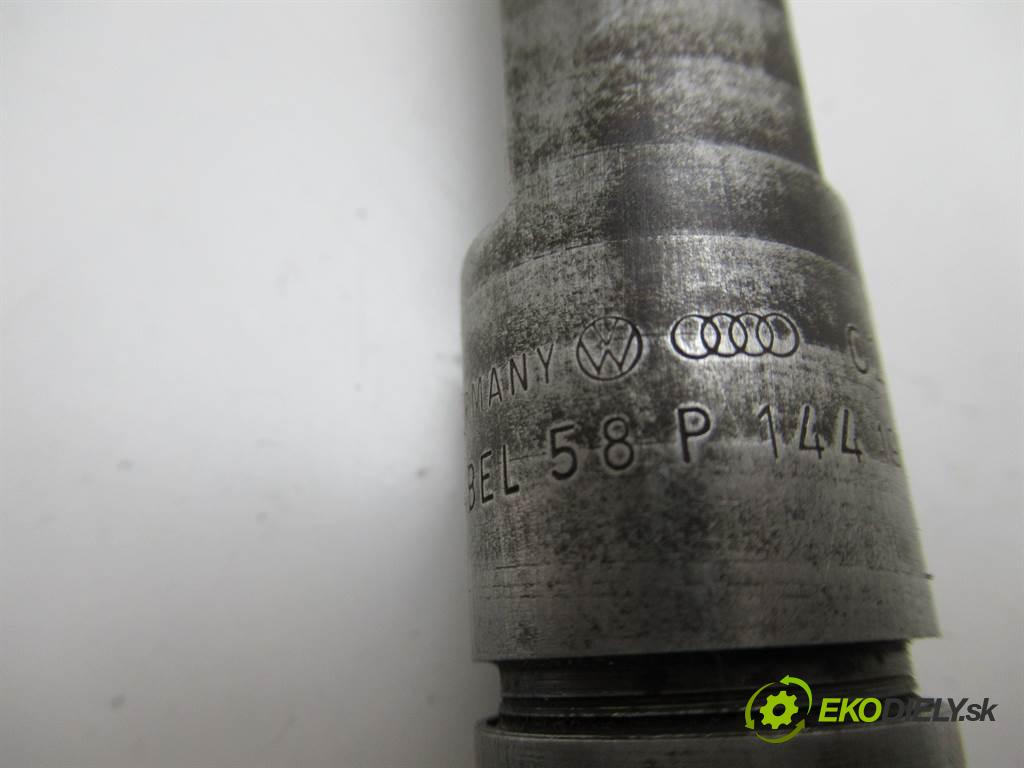 Volkswagen Passat B5  1996  SEDAN 4D 1.9TDI 110KM 96-00 1900 vstřikovací ventily