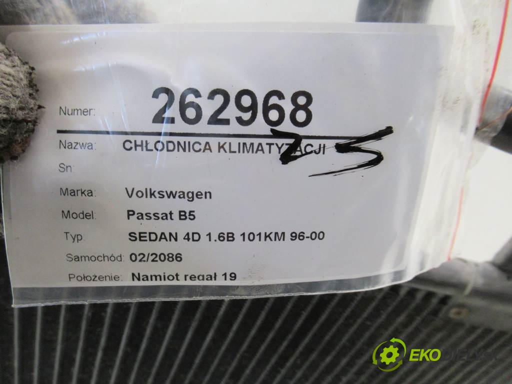 Volkswagen Passat B5  1997 74kw SEDAN 4D 1.6B 101KM 96-00 1600 Chladič klimatizácie 8D0260401C (Chladiče klimatizácie)