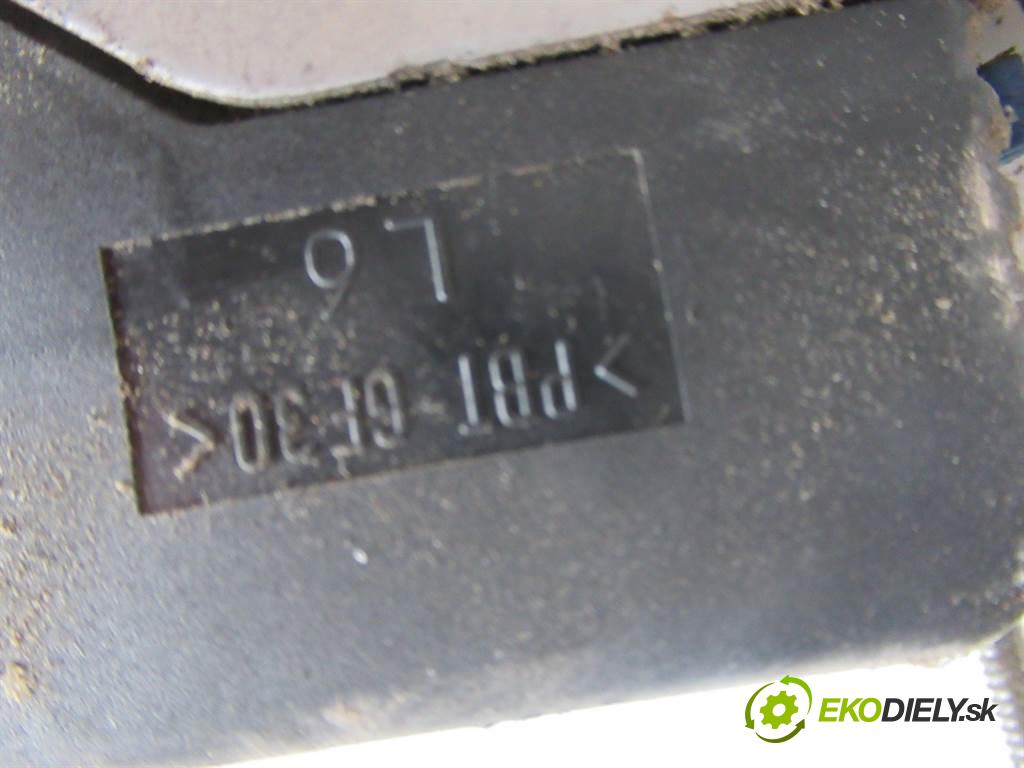Renault Trafic II  2006 60 kW 1.9DCI 82KM 01-14 1900 zámok přední část levý 8200008246