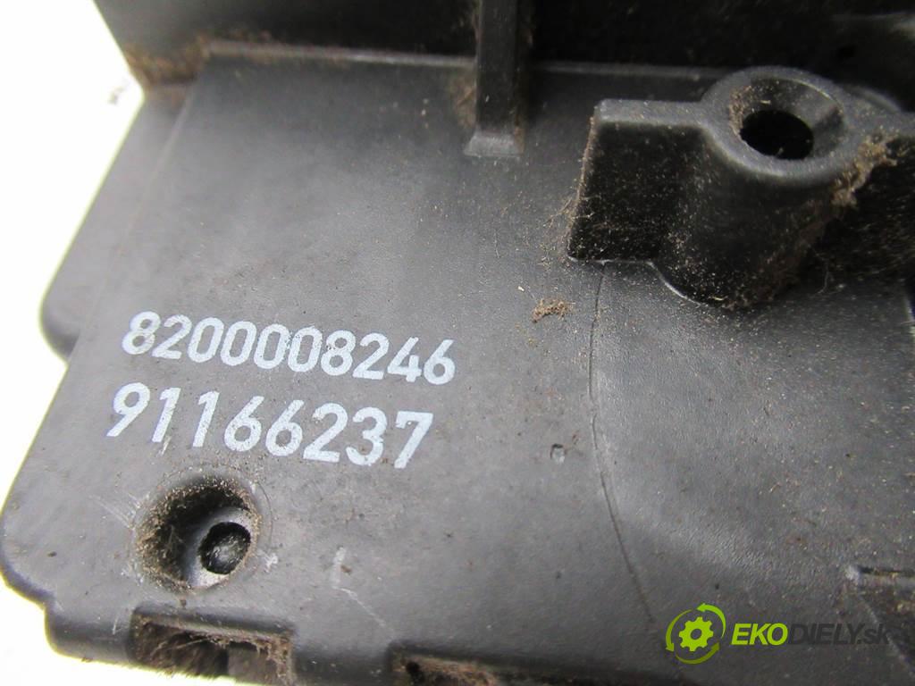 Renault Trafic II  2006 60 kW 1.9DCI 82KM 01-14 1900 zámok přední část levý 8200008246