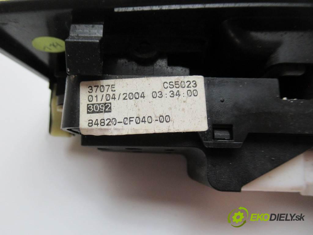Toyota Corolla Verso II  2004 85 kW 2.0D-4D 116KM 04-09 2000 Prepínač okien  (Prepínače, spínače, tlačidlá a ovládače kúrenia)