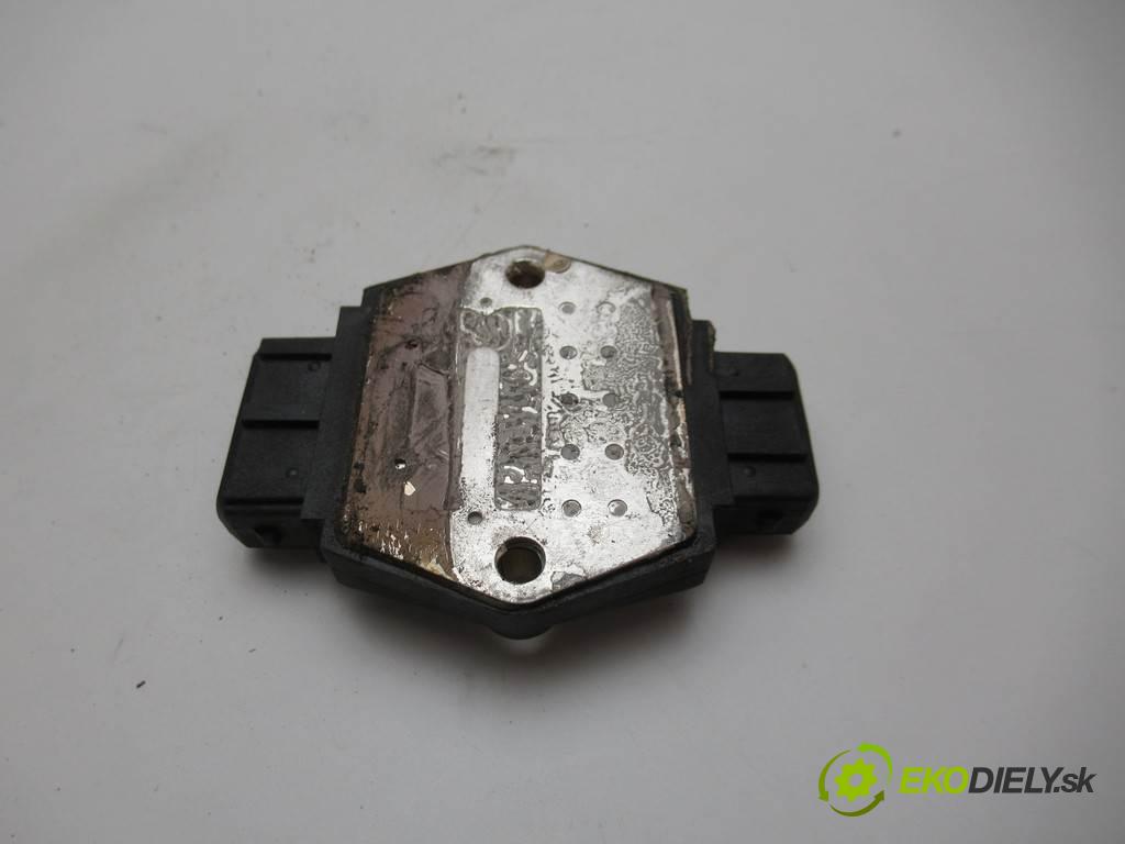 Volkswagen Passat B5    KOMBI 5D 1.8T 150KM 96-01  Modul - 8D0905351