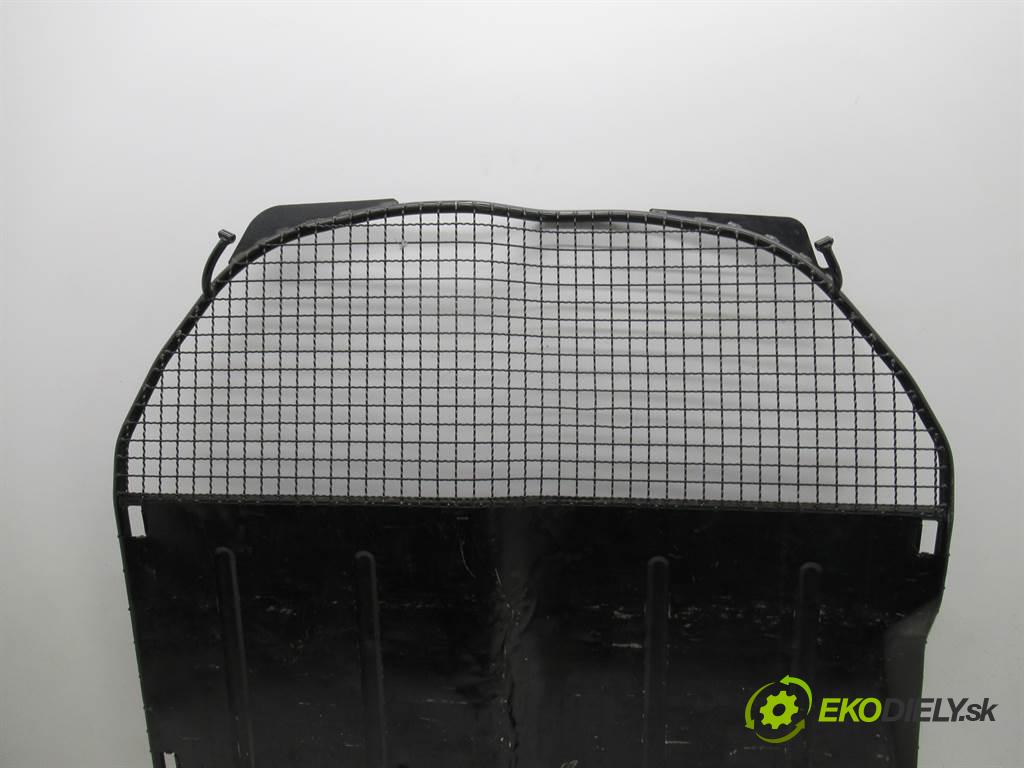 Skoda Praktik  2007 51 kW 1.4TDI 70KM 06-10 1400 Mriežky deliaca  (Ostatné)