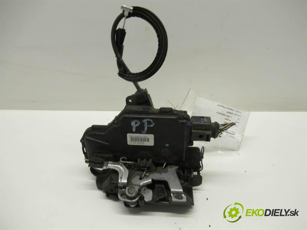 Skoda Praktik  2007 51 kW 1.4TDI 70KM 06-10 1400 zámok přední část pravý 3B2837016AB