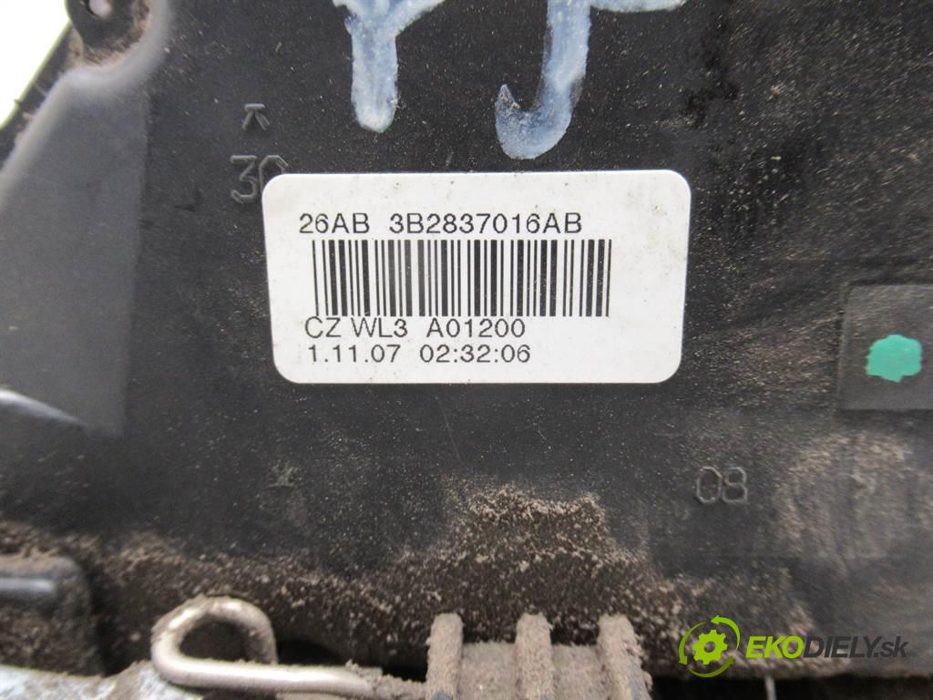 Skoda Praktik  2007 51 kW 1.4TDI 70KM 06-10 1400 zámok přední část pravý 3B2837016AB
