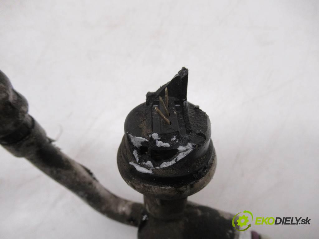 Volkswagen Caddy    2K 1.9TDI 75KM 03-10  rúrka klimatizácie  (Rúrky klimatizácie)