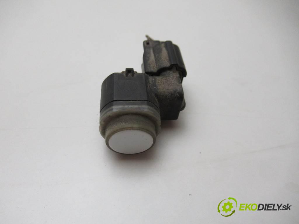 Renault Scenic III    1.4B 131KM 09-13  snímač PDC - 284420003R (Snímače)