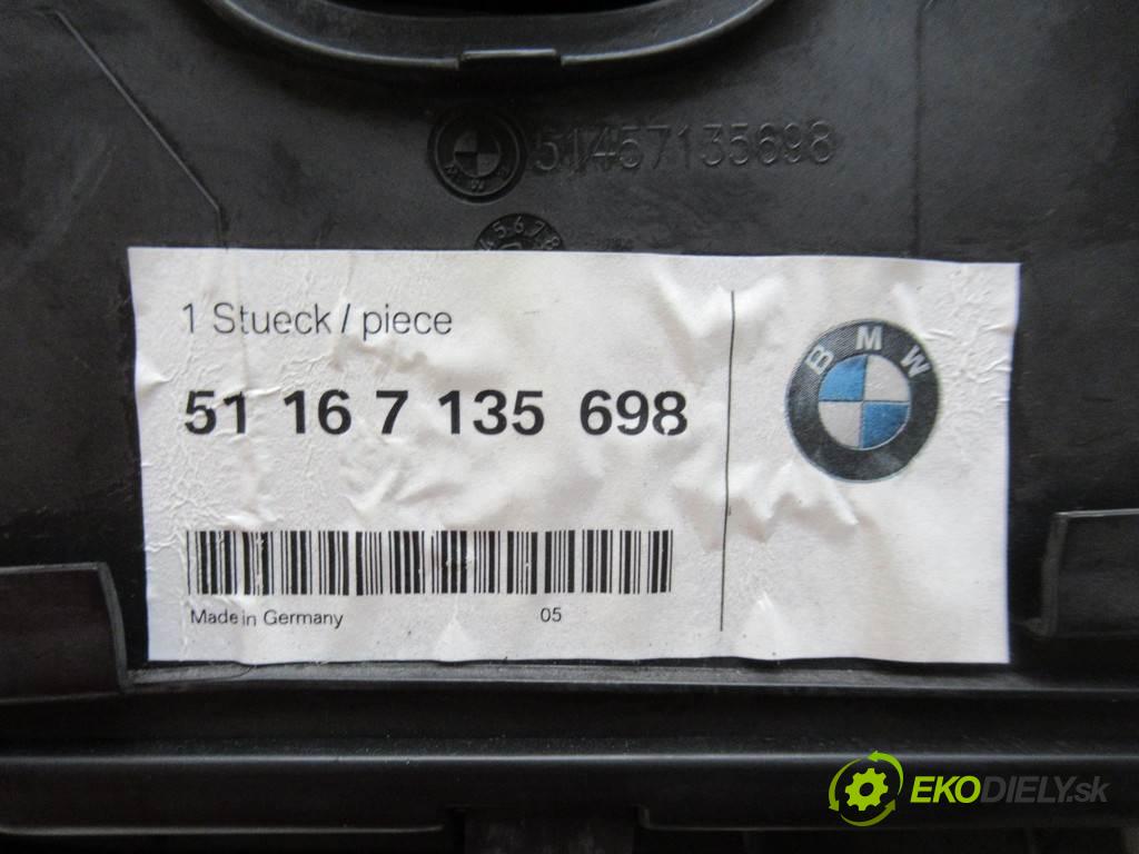 BMW 1 E87  2005 110 kW HATCHBACK 5D 2.0B 150KM 04-11 2000 Priehradka, kastlík spolujazdca  (Priehradky, kastlíky)