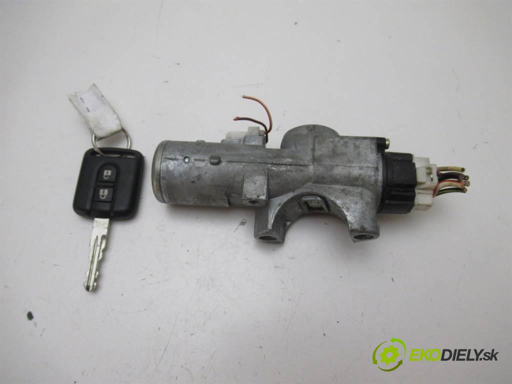 Nissan Primera P12  2005 88 kW SEDAN 4D 1.9DCI 120KM 02-07 1900 spinačka  (Spínacie skrinky a kľúče)