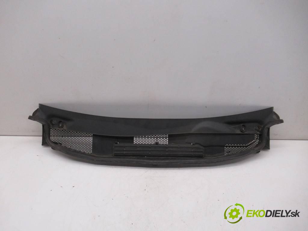 Mercedes-Benz B W245  2006 80 kW 2.0CDI 109KM 05-11 2000 Torpédo, plast pod čelné okno A1698300013 (Torpéda)