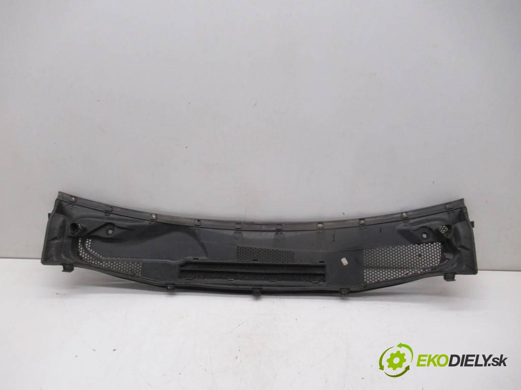 Mercedes-Benz B W245  2006 80 kW 2.0CDI 109KM 05-11 2000 Torpédo, plast pod čelné okno A1698300013 (Torpéda)