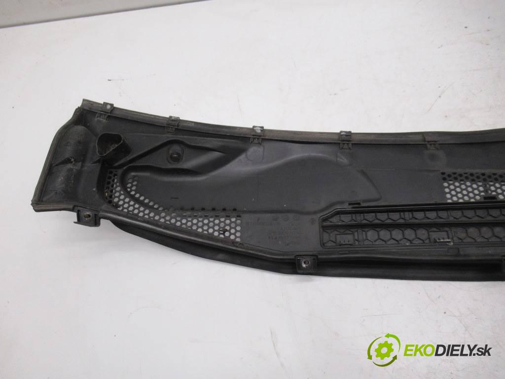 Mercedes-Benz B W245  2006 80 kW 2.0CDI 109KM 05-11 2000 Torpédo, plast pod čelné okno A1698300013 (Torpéda)