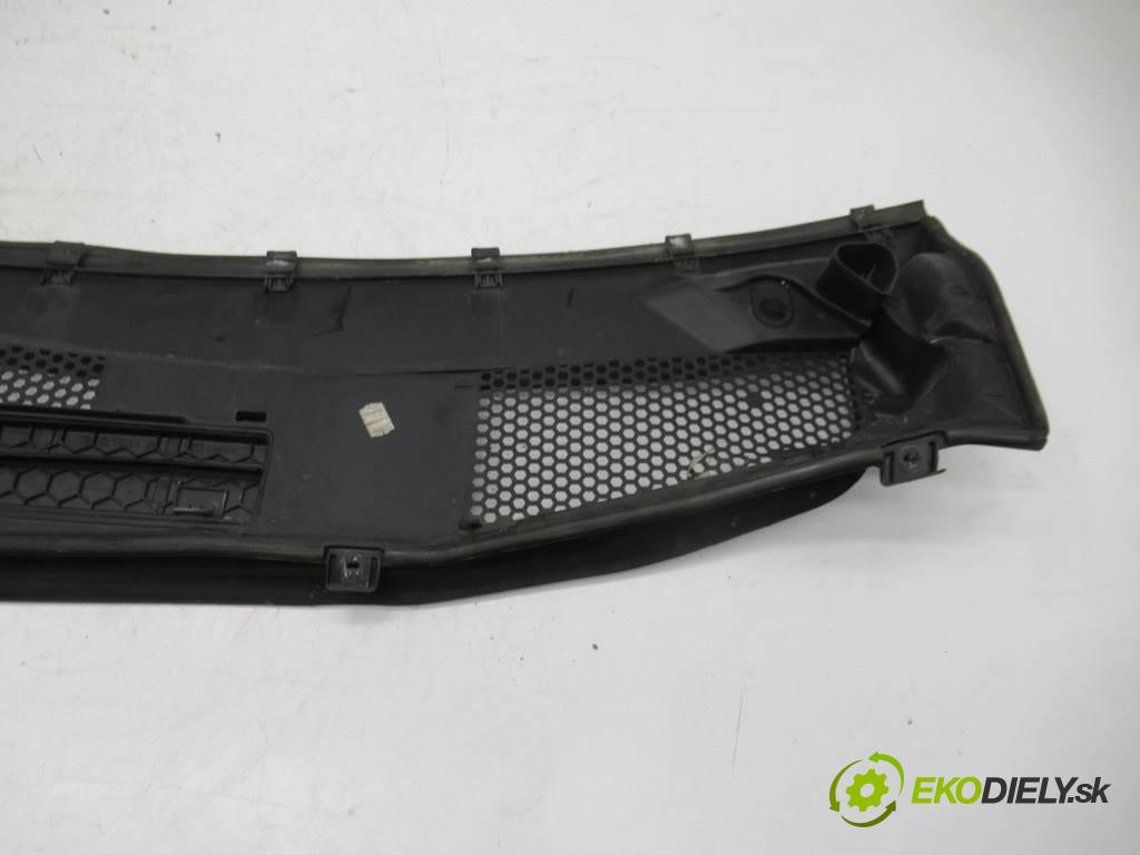 Mercedes-Benz B W245  2006 80 kW 2.0CDI 109KM 05-11 2000 Torpédo, plast pod čelné okno A1698300013 (Torpéda)