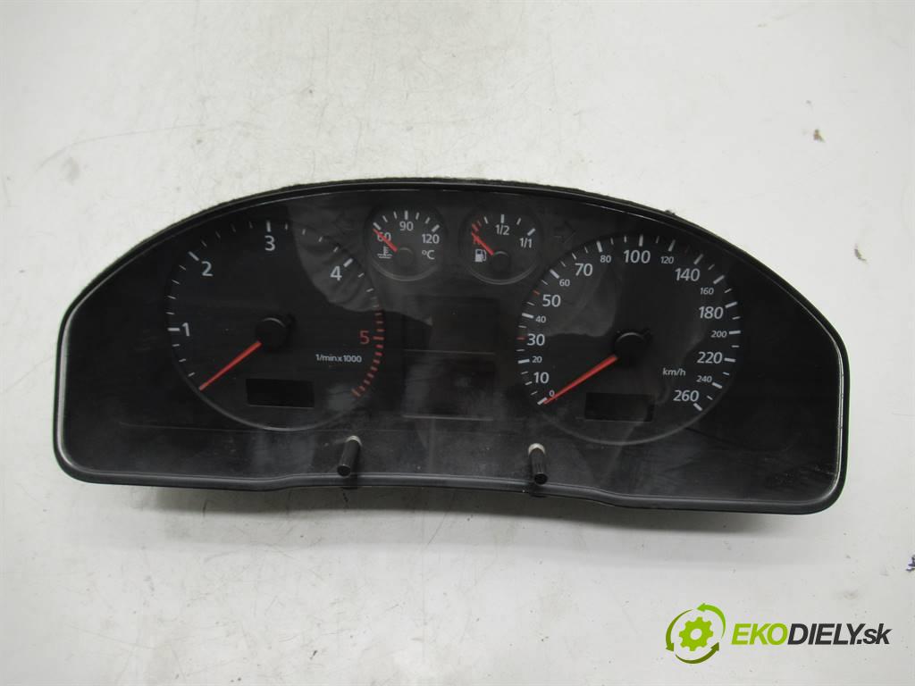 Audi A4 B5 FL  2000 85 kW KOMBI 5D 1.9TDI 115KM 96-01 1900 Prístrojovka 8D0920900H (Prístrojové dosky, displeje)