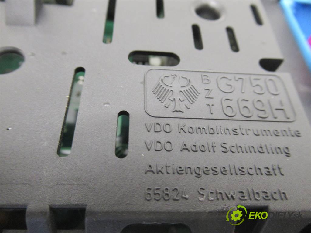Audi A4 B5 FL  2000 85 kW KOMBI 5D 1.9TDI 115KM 96-01 1900 Prístrojovka 8D0920900H (Prístrojové dosky, displeje)
