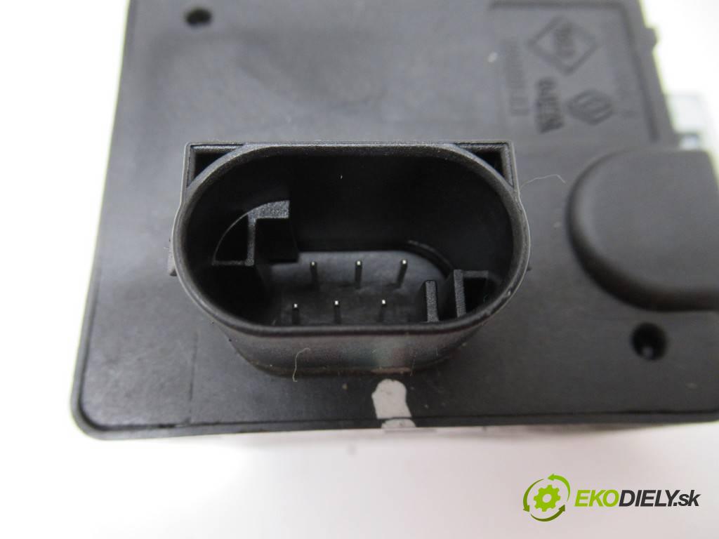 Renault Megane II    HATCHBACK 5D 1.5DCI 82KM 02-08  blokáda volantu 8200033233 (Ostatné)