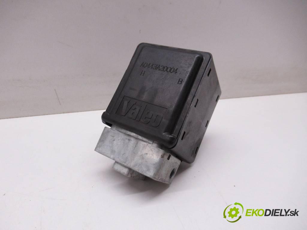 Renault Megane II    HATCHBACK 5D 1.5DCI 82KM 02-08  blokáda volantu 8200033233 (Ostatné)