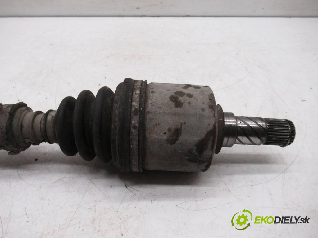 Nissan Primera P12  2002 103 kW SEDAN 4D 2.0B 147KM 02-07 2000 Poloos ľavá strana  (Poloosy)