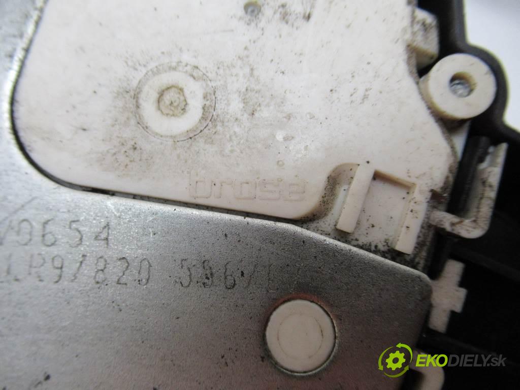 Mini Cooper S  2004 125 kW R50 R52 R53 1.6B 170KM 01-06 1600 zámok predný pravy
