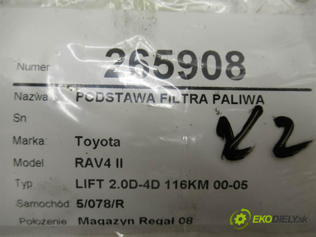 Toyota RAV4 II  2004 85 kW LIFT 2.0D-4D 116KM 00-05 2000 obal filtra paliva  (Kryty palivové)