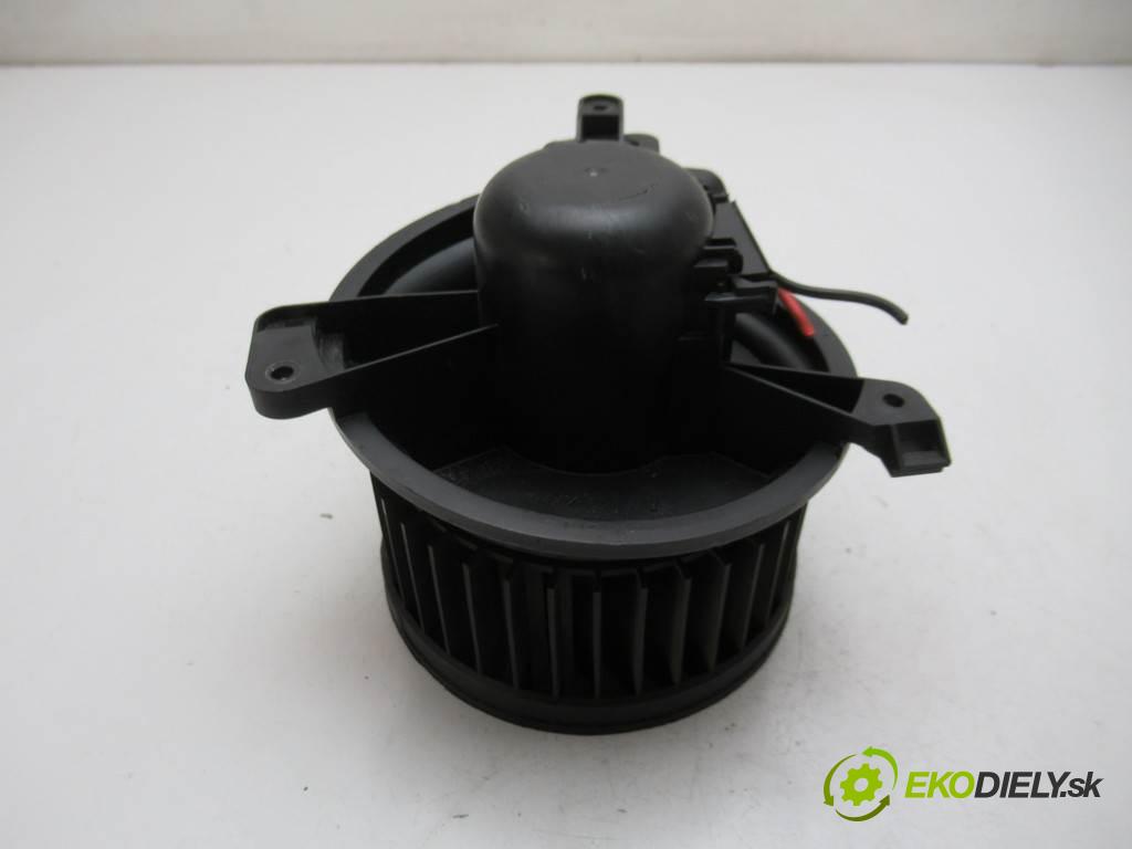 Citroen Berlingo I FL  2004 51 kW LIFT VAN 1.9D 70KM 02-10 1900 Ventilátor ventilátor kúrenia 030666P (Ventilátory kúrenia)