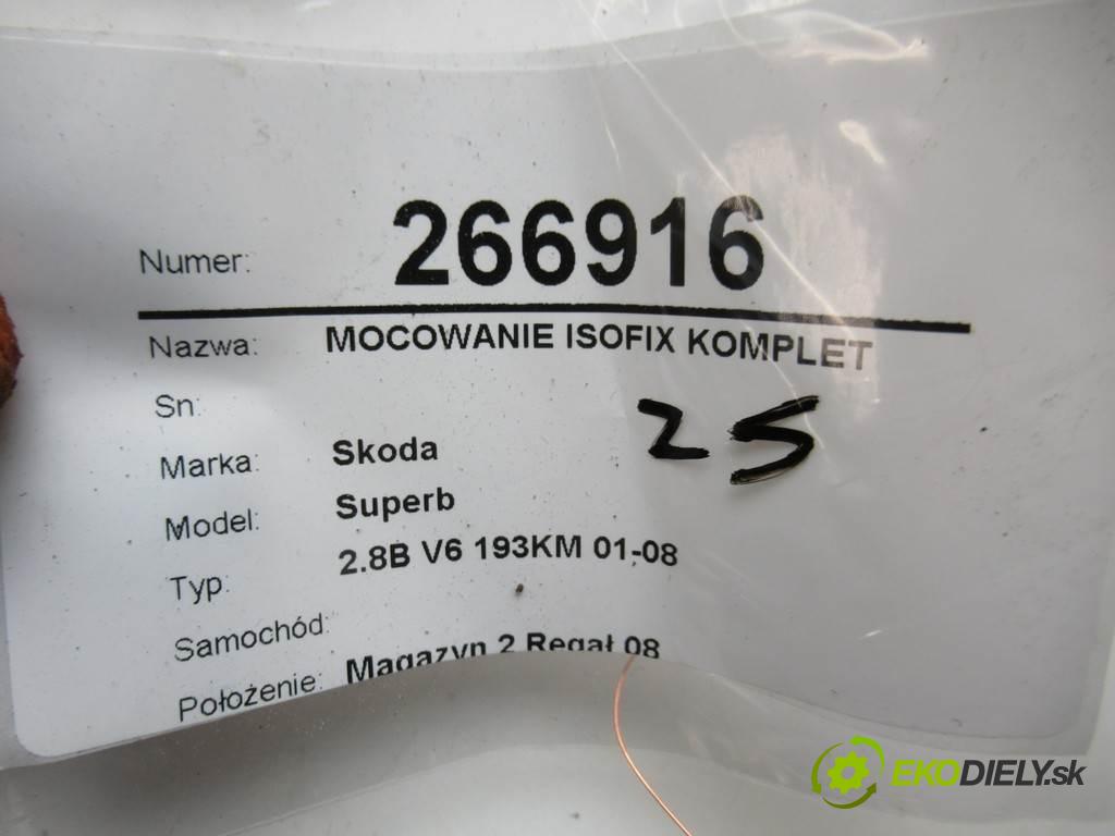 Skoda Superb    2.8B V6 193KM 01-08  uchycení držák ISOFIX - 8D0813545