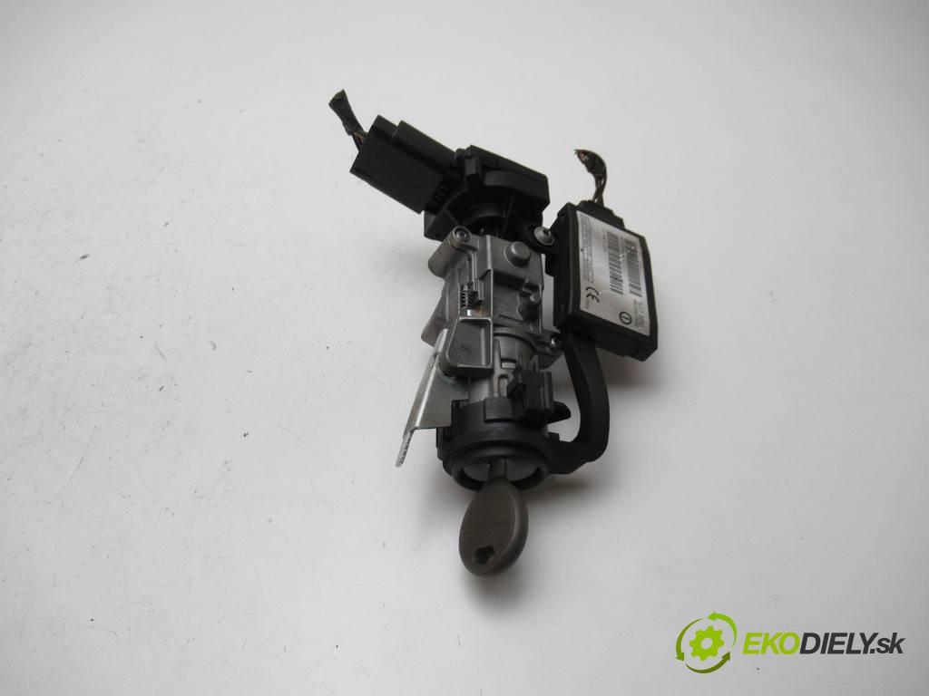 Chrysler Grand Voyager IV  2003 105 kW 2.5CRD 141KM 01-07 2500 spinačka 04690918AB (Spínacie skrinky a kľúče)