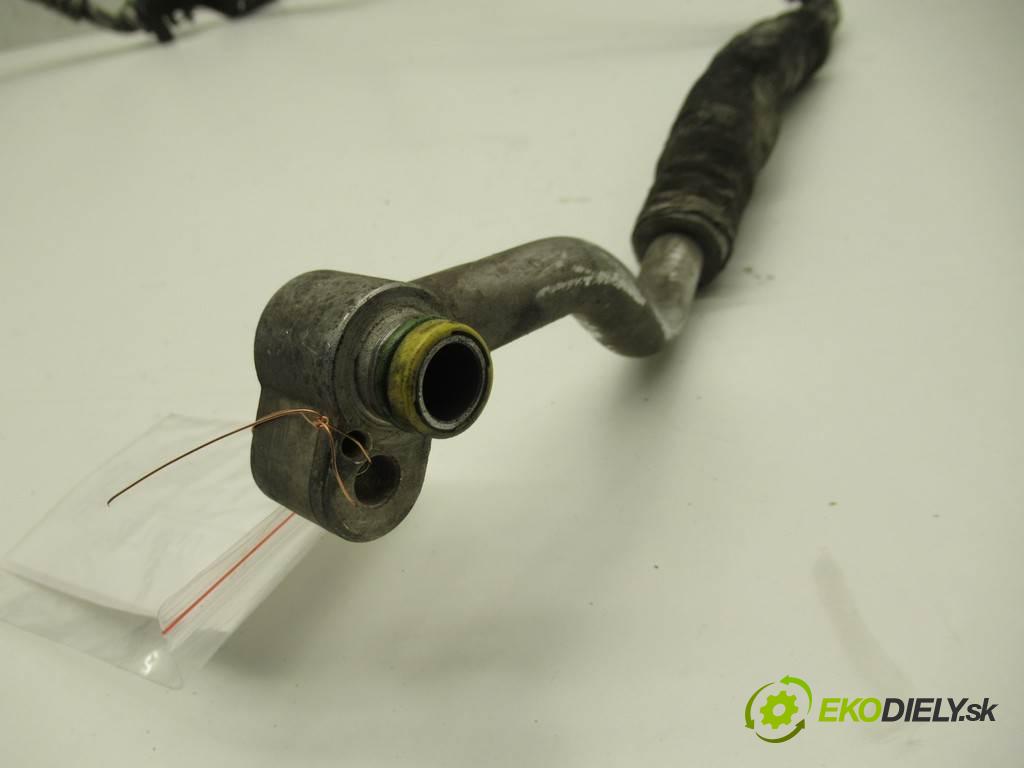 Volkswagen Caddy    2K 1.9TDI 105KM 03-10  rúrka klimatizácie  (Rúrky klimatizácie)