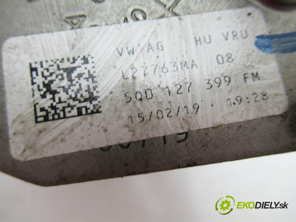 Skoda Octavia III LIFT  2019 110 kW SEDAN 4D 2.0TDI 150KM 16-20 2000 obal filtra paliva 5Q0127399FM (Kryty palivové)