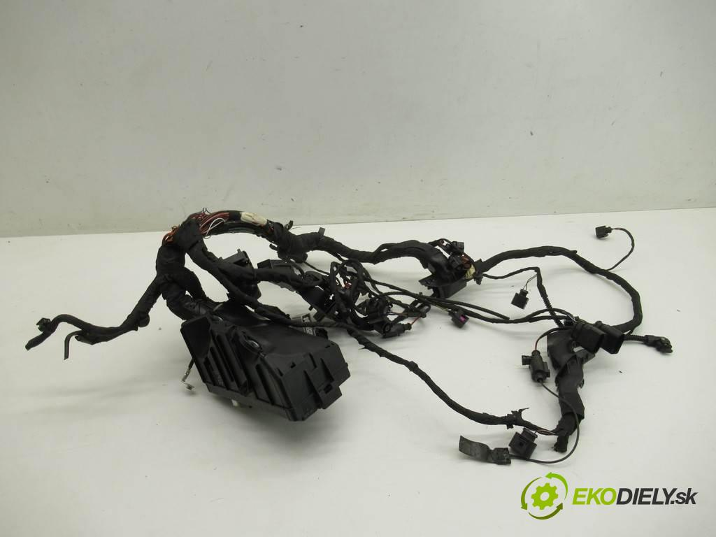 Skoda Octavia III LIFT    SEDAN 4D 2.0TDI 150KM 16-20  Skrinka poistková Káblovačka 5Q0937125B