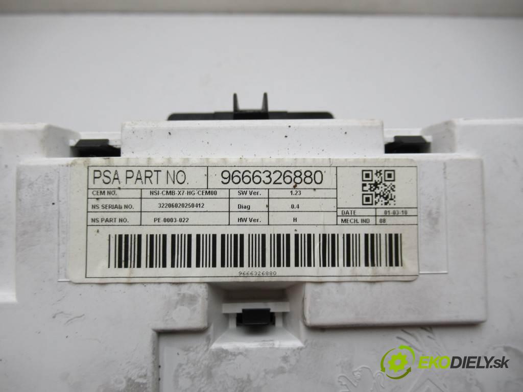 Citroen C5 III  2010 177 kW KOMBI 5D 3.0HDI V6 241KM 08-17 3000 Prístrojovka 9666326880 9682386677 (Prístrojové dosky, displeje)
