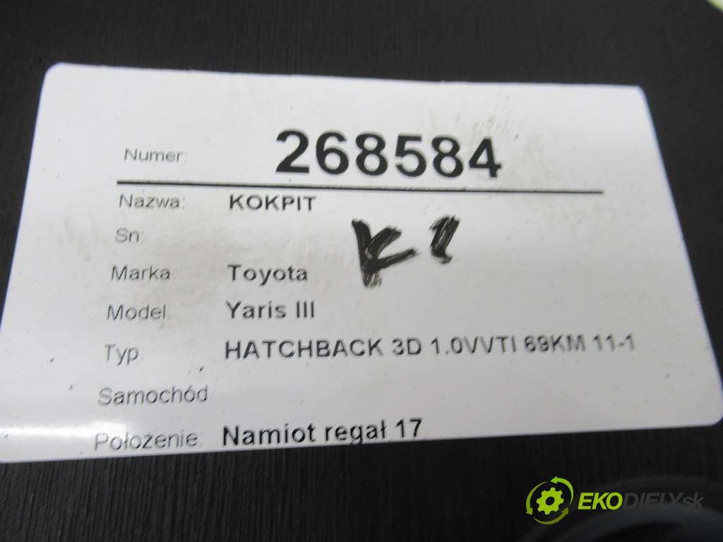 Toyota Yaris III    HATCHBACK 3D 1.0VVTI 69KM 11-14  palubní doska  (Palubní desky)