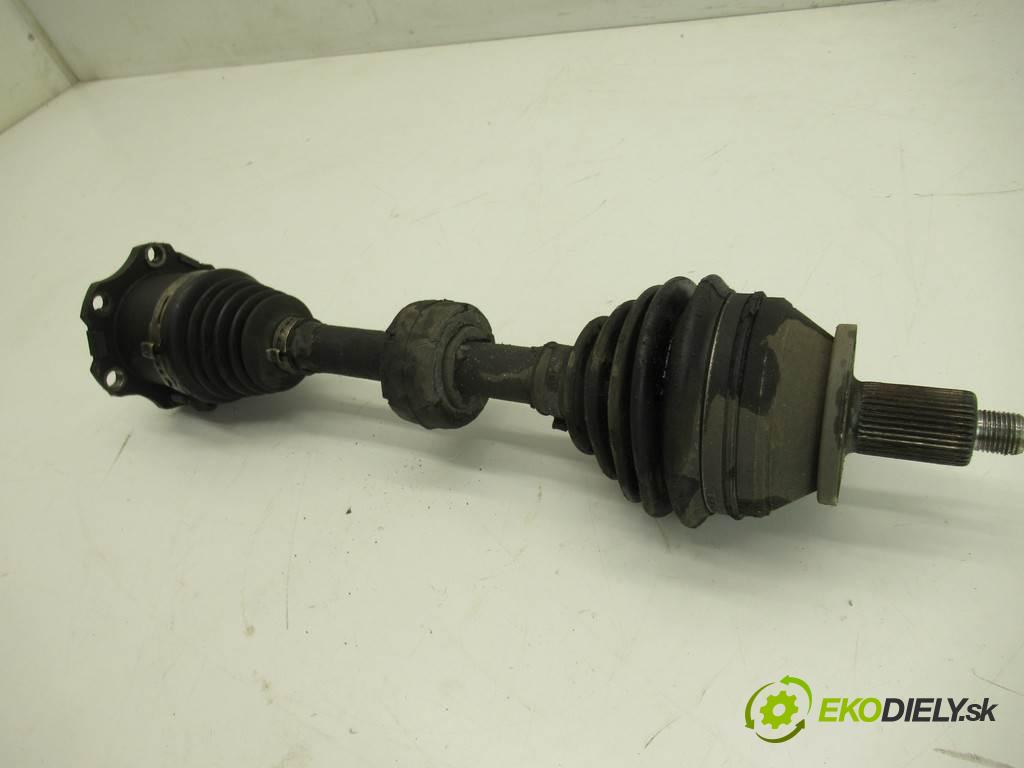 Skoda Fabia II  2009 59 kW KOMBI 5D 1.4TDI 80KM 06-14 1400 Poloos ľavá strana  (Poloosy)