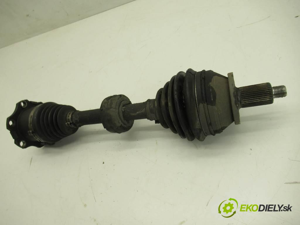 Skoda Fabia II  2009 59 kW KOMBI 5D 1.4TDI 80KM 06-14 1400 Poloos ľavá strana  (Poloosy)