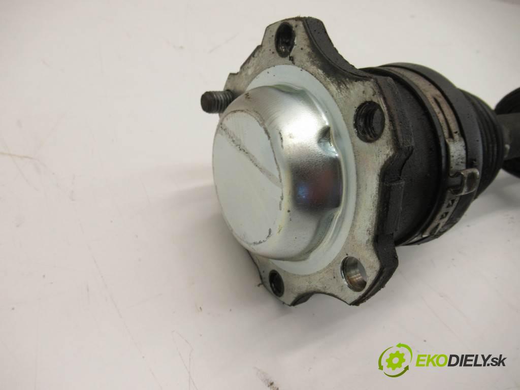 Skoda Fabia II  2009 59 kW KOMBI 5D 1.4TDI 80KM 06-14 1400 Poloos ľavá strana  (Poloosy)