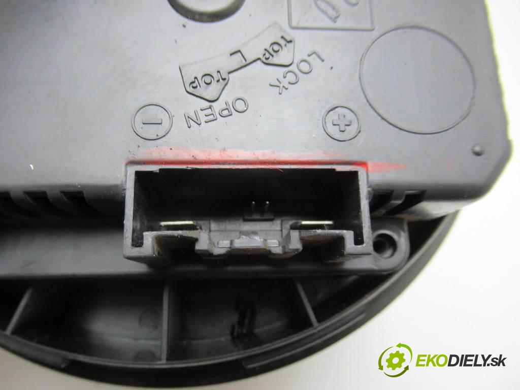 Volvo S40 II  2005 100 kW SEDAN 4D 2.0D 136KM 04-07 2000 Ventilátor ventilátor kúrenia 4M5H-18456-CC (Ventilátory kúrenia)