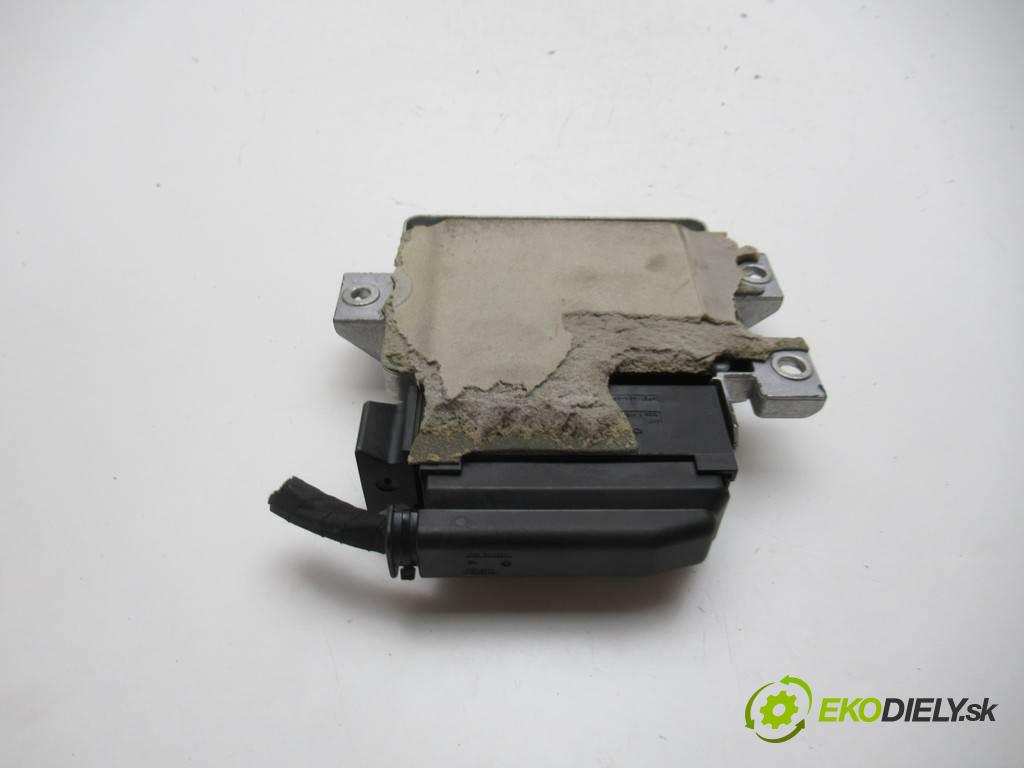 Volkswagen Passat B6    SEDAN 4D 1.9TDI 105KM 05-10  Modul brzdy ručnej brzdy 3C0907801B