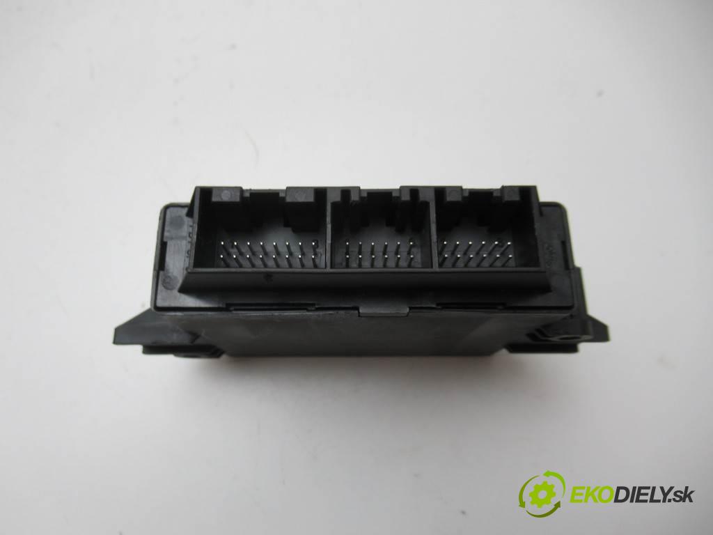 Audi A6 C6    SEDAN QUATTRO 3.0TDI 211KM 04-08  modul PDC - 4F0919283 (Ostatní)