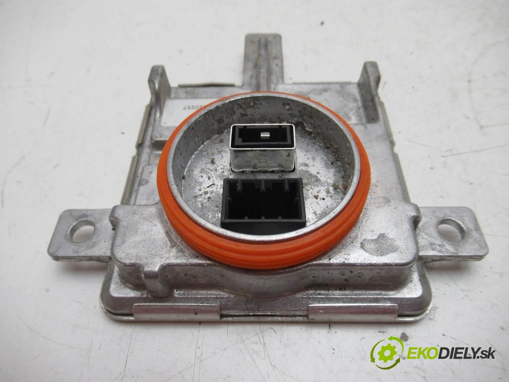 Audi Q5 8R    LIFT 2.0TFSI 220KM 12-17  Menič XENON 1036060061 (Riadiace jednotky xenónu)